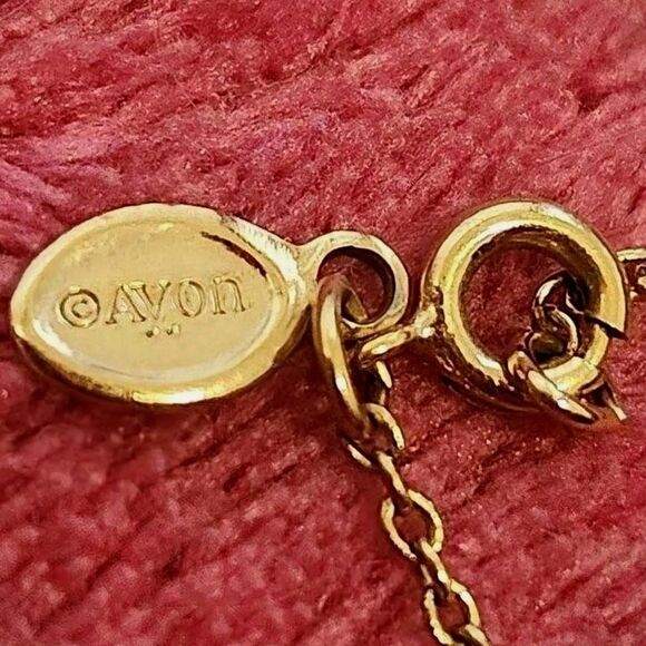 Avon Y2k Dainty Minimalist Gold Tone Necklace - Picture 3 of 3
